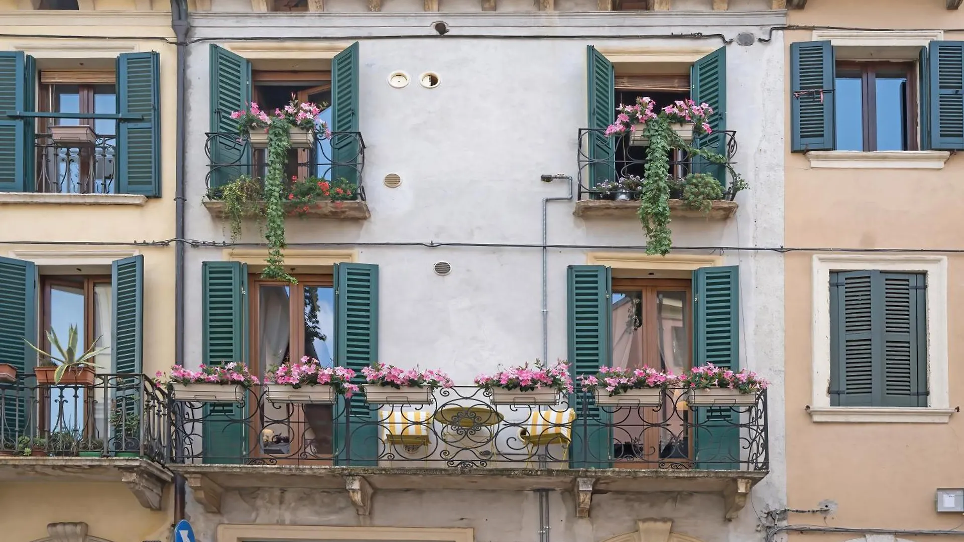 Veronetta House 3*, فيرونا إيطاليا