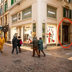 Apartamento Domus - Incantevole Residenza Difronte A Casa Giulietta, Verona