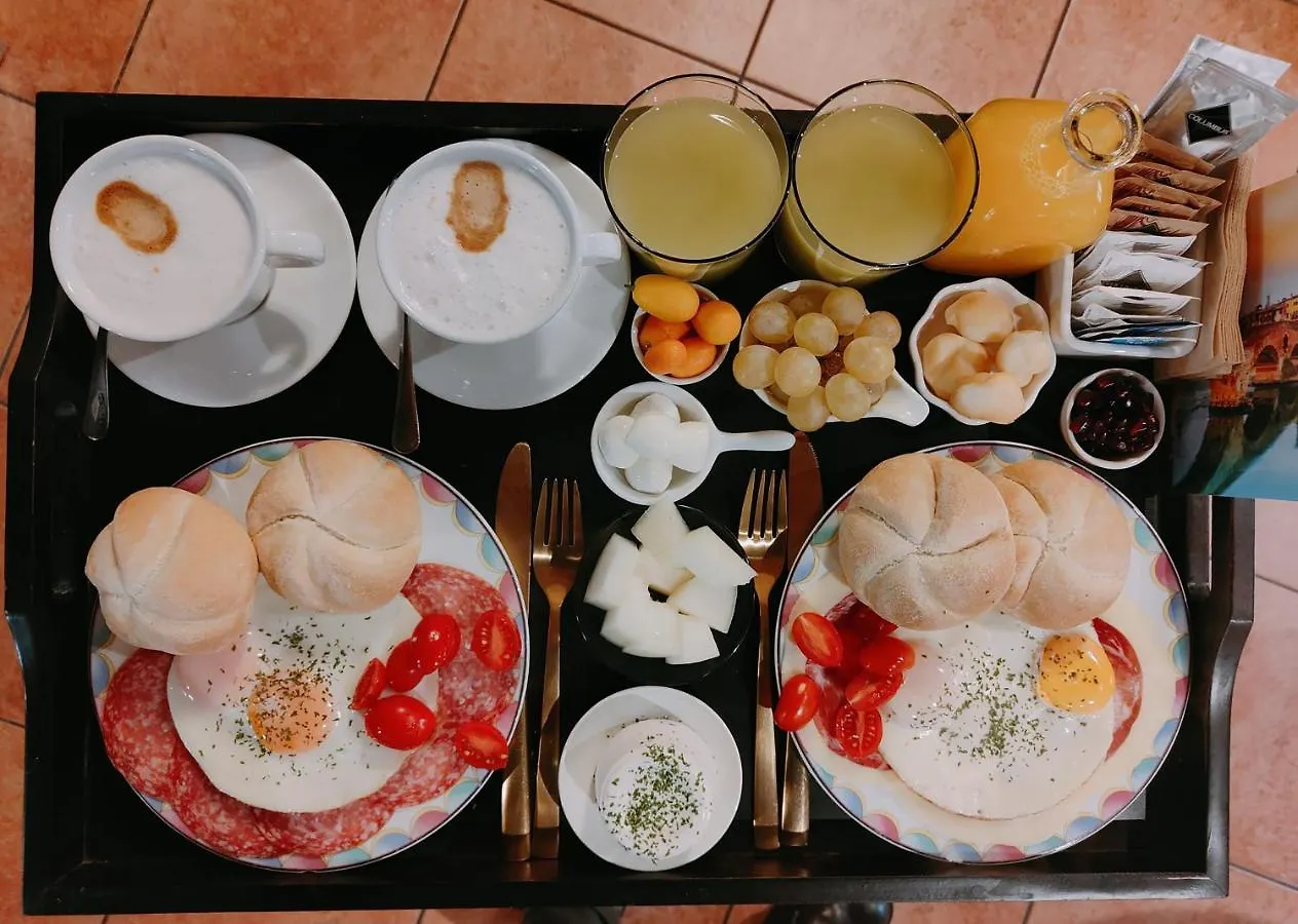 Veronetta House Bed & Breakfast 3*, Verona Italy