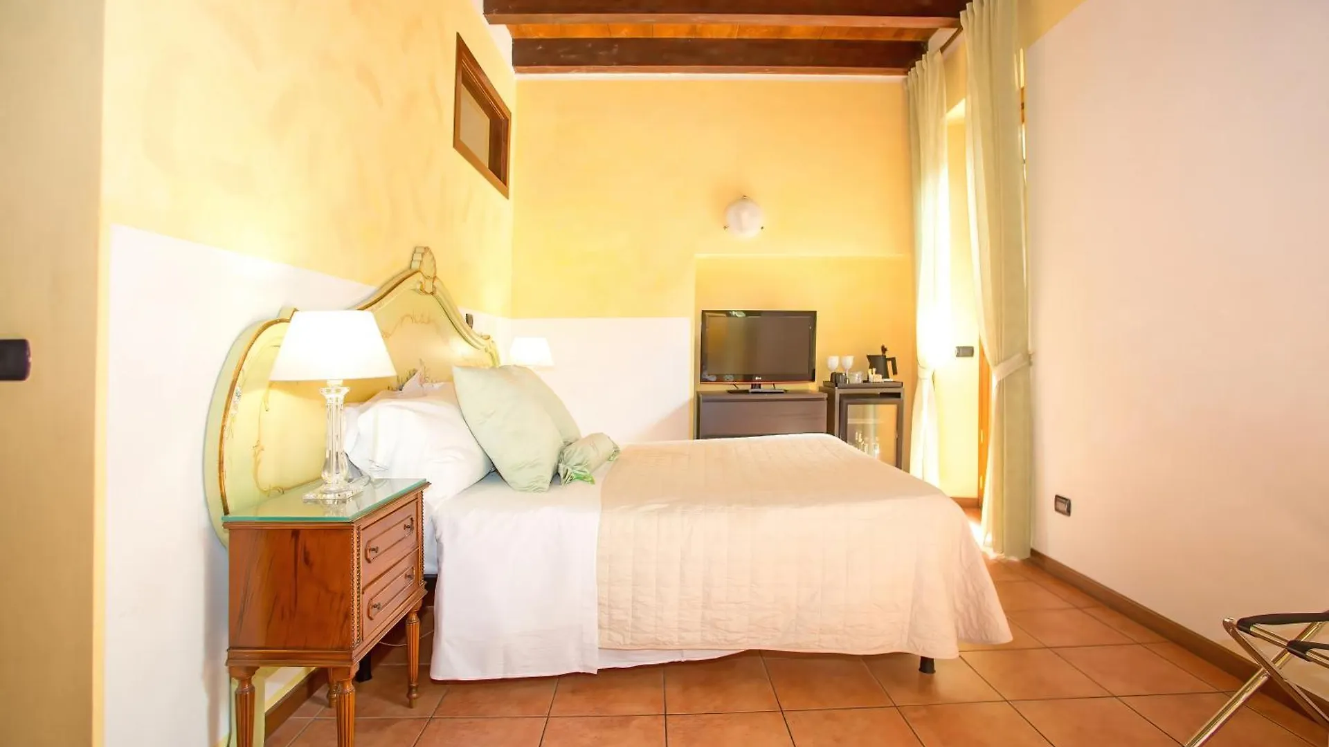 Veronetta House Bed & Breakfast 3*, Verona Italy