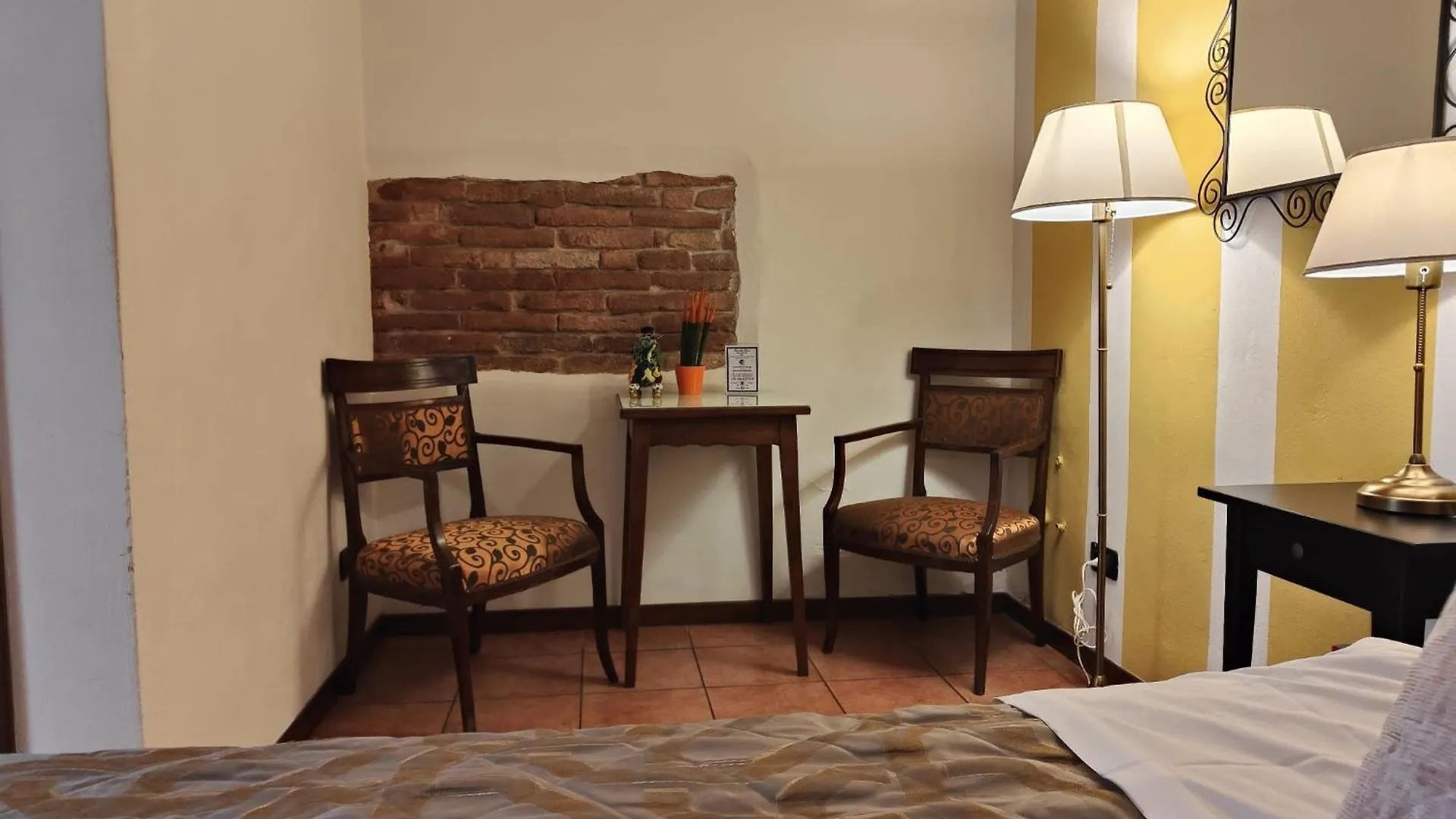 Veronetta House Bed & Breakfast 3*, Verona