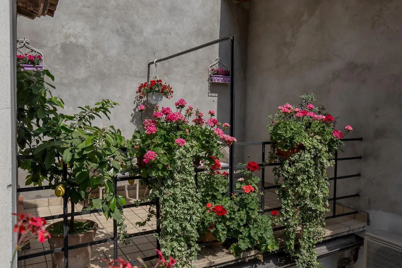 Veronetta House Bed & Breakfast Guest house Verona